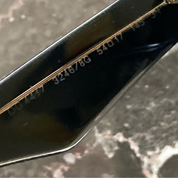 Dolce & Gabbana Sunglasses With Case - Picture 16 of 16